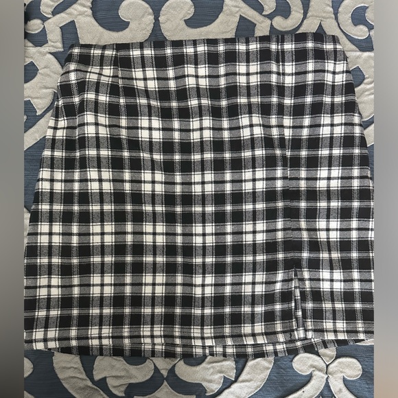 Cat and jack skirt and matching shirt - Picture 3 of 3